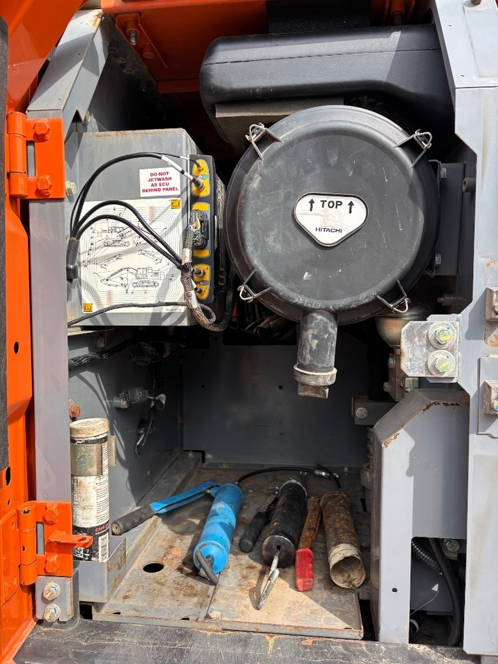 Crawler excavator Hitachi ZX 210 LC-6 - ZX210: picture 27