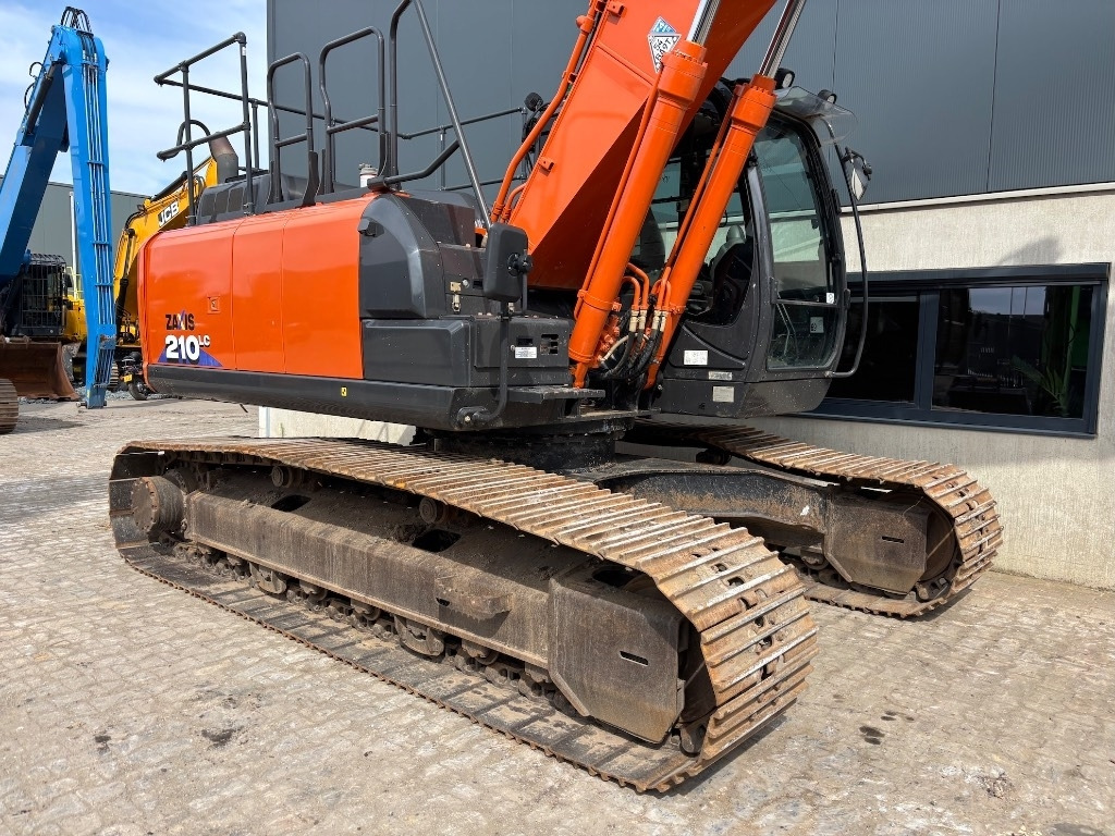 Crawler excavator Hitachi ZX 210 LC-6 - ZX210: picture 9