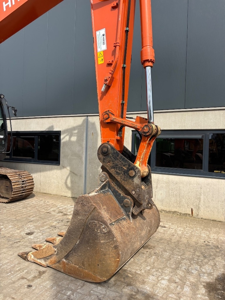 Crawler excavator Hitachi ZX 210 LC-6 - ZX210: picture 12