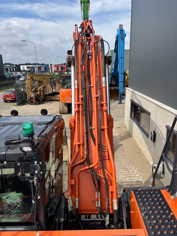 Crawler excavator Hitachi ZX 210 LC-6 - ZX210: picture 32