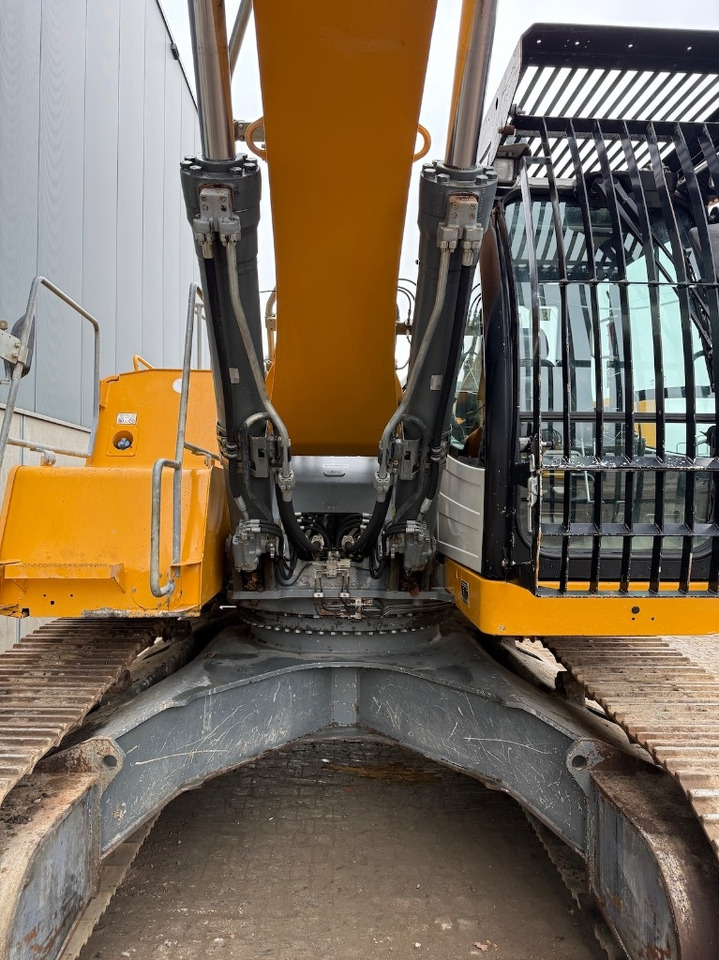 Liebherr R 946 LC - R946 - R946LC - R 938 - Crawler excavator: picture 5 Liebherr R 946 LC - R946 - R946LC - R 938 - Crawler excavator: picture 5