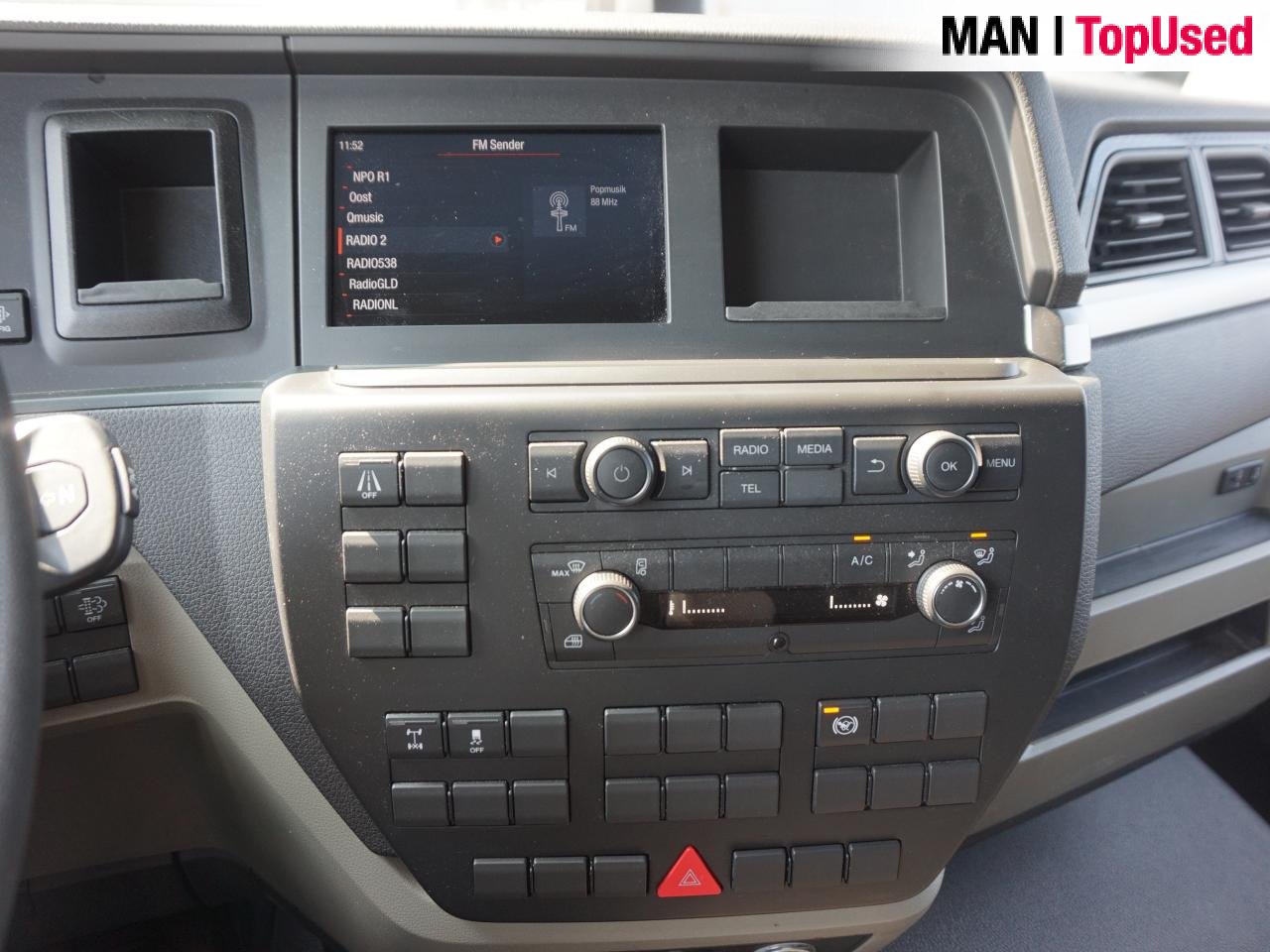 MAN TGL 12.250 4x2 BL CH - Dropside/ Flatbed truck: picture 2 MAN TGL 12.250 4x2 BL CH - Dropside/ Flatbed truck: picture 2