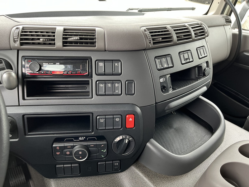 DAF CF 260 FA / Carrier Koeler - 30 gr / Chereau Frigobox / Laadklep 2000 kg - Refrigerator truck: picture 5 DAF CF 260 FA / Carrier Koeler - 30 gr / Chereau Frigobox / Laadklep 2000 kg - Refrigerator truck: picture 5