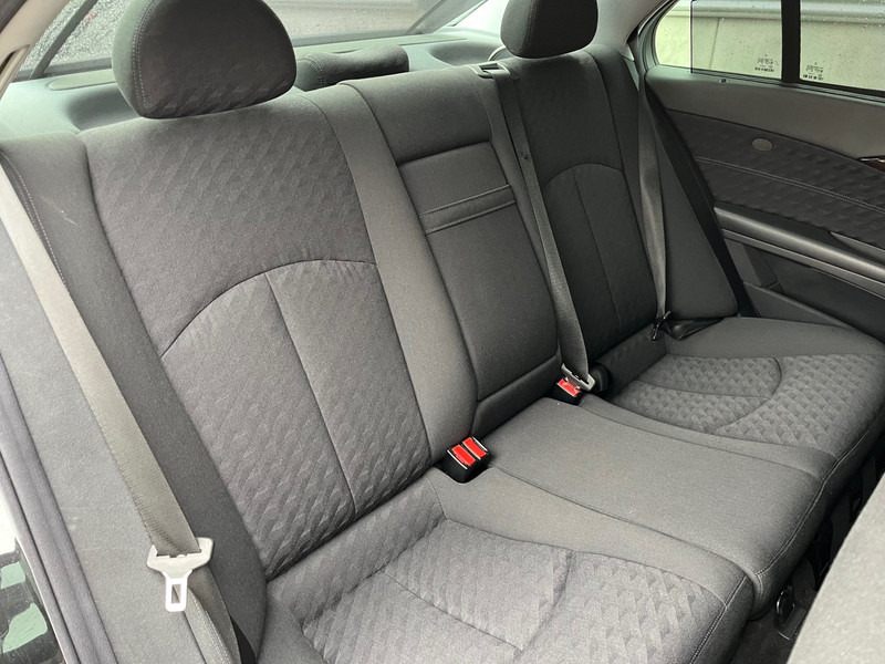 Mercedes-Benz E-Klasse / Limousine / 240 Avantgarde / 4-Matic / 8-pers / APK/TUV 09-2026 - Sedan: picture 4 Mercedes-Benz E-Klasse / Limousine / 240 Avantgarde / 4-Matic / 8-pers / APK/TUV 09-2026 - Sedan: picture 4