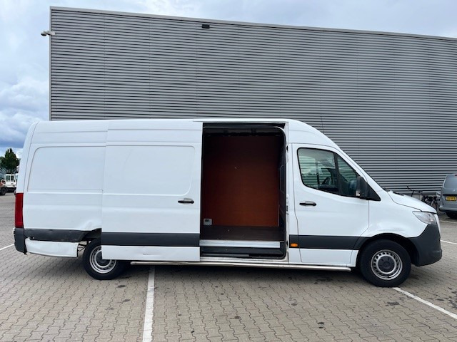 Mercedes-Benz Sprinter 315 1.9 CDI / L4 H2 / Automatic / APK-TUV 04-26 - Panel van: picture 3 Mercedes-Benz Sprinter 315 1.9 CDI / L4 H2 / Automatic / APK-TUV 04-26 - Panel van: picture 3