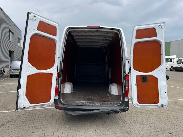 Mercedes-Benz Sprinter 315 1.9 CDI / L4 H2 / Automatic / APK-TUV 04-26 - Panel van: picture 5 Mercedes-Benz Sprinter 315 1.9 CDI / L4 H2 / Automatic / APK-TUV 04-26 - Panel van: picture 5