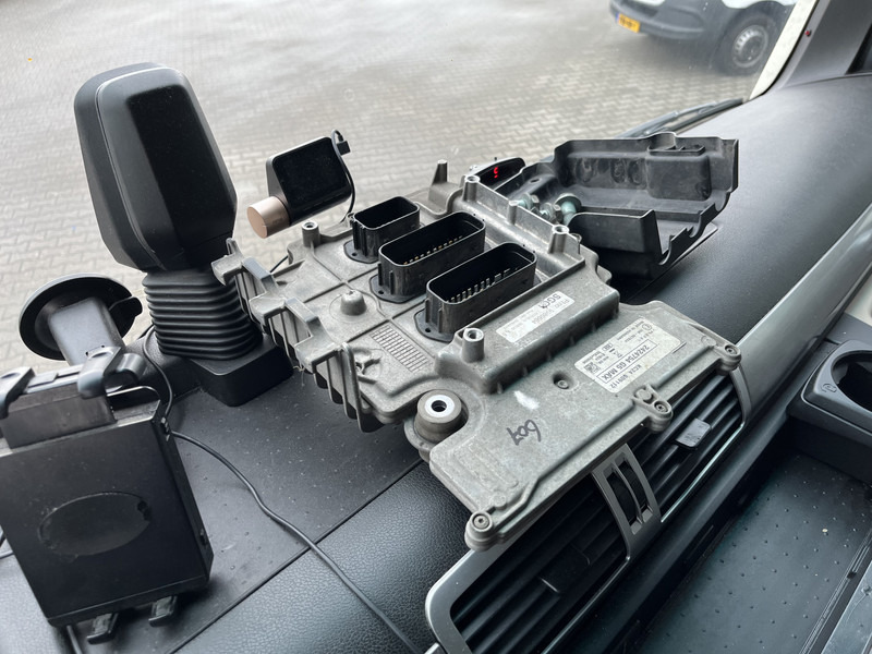 Tractor unit MAN TGX 18.460 XXL / Motor Defect -> Not Running / Retarder / 645 dkm / 2 Tanks: picture 6 Tractor unit MAN TGX 18.460 XXL / Motor Defect -> Not Running / Retarder / 645 dkm / 2 Tanks: picture 6