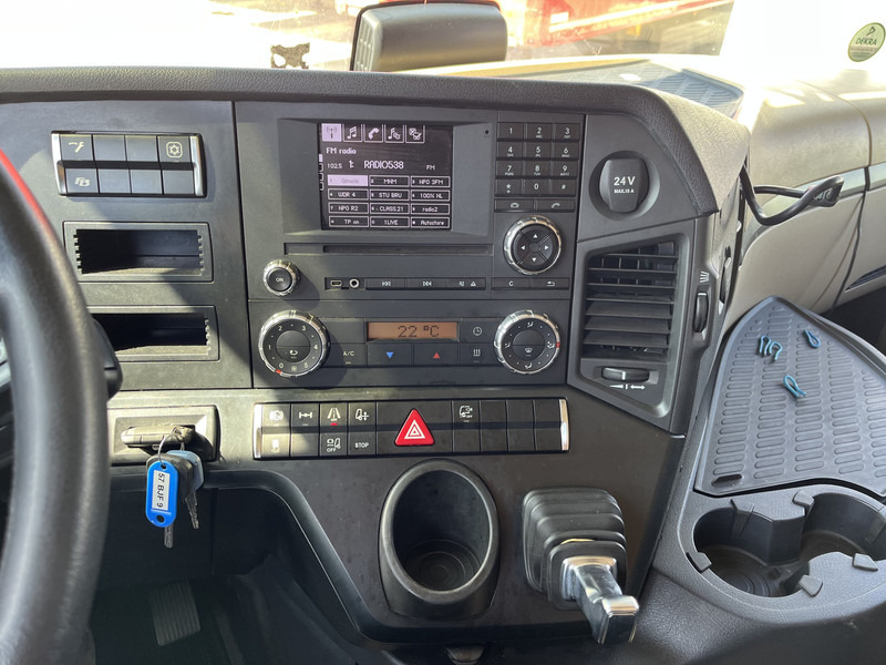 Mercedes-Benz Actros 1842 Streamspace / 871 dkm / 2 Tanks / NL Truck - Tractor unit: picture 5 Mercedes-Benz Actros 1842 Streamspace / 871 dkm / 2 Tanks / NL Truck - Tractor unit: picture 5