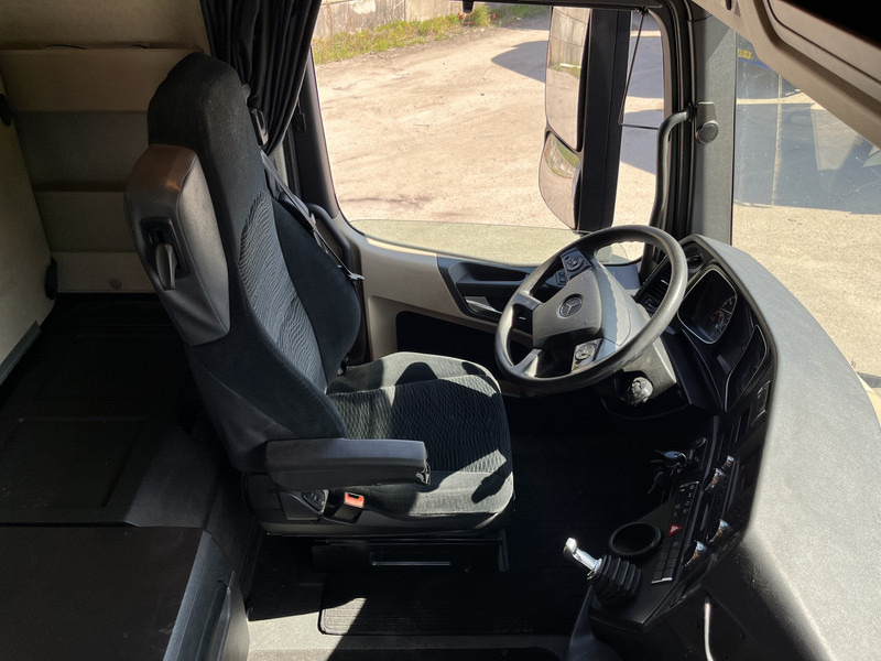 Mercedes-Benz Actros 1842 Streamspace / 904 dkm / 2 Tanks / NL Truck - Tractor unit: picture 3 Mercedes-Benz Actros 1842 Streamspace / 904 dkm / 2 Tanks / NL Truck - Tractor unit: picture 3
