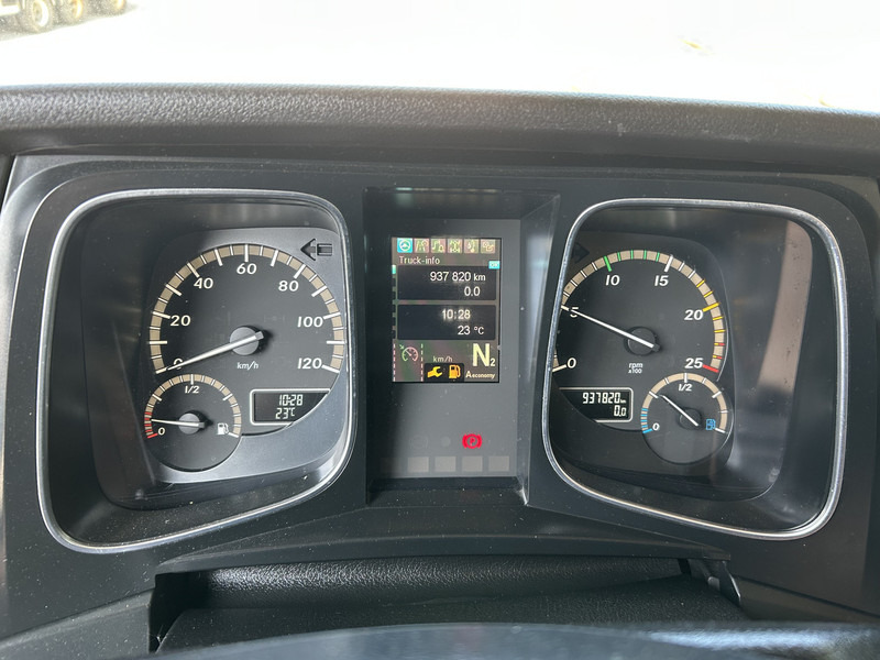 Mercedes-Benz Actros 1842 Streamspace / 937 dkm / 2 Tanks / NL Truck / 12x in stock - Tractor unit: picture 4 Mercedes-Benz Actros 1842 Streamspace / 937 dkm / 2 Tanks / NL Truck / 12x in stock - Tractor unit: picture 4