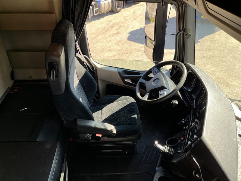 Mercedes-Benz Actros 1842 Streamspace / 937 dkm / 2 Tanks / NL Truck / 6x in stock - Tractor unit: picture 3 Mercedes-Benz Actros 1842 Streamspace / 937 dkm / 2 Tanks / NL Truck / 6x in stock - Tractor unit: picture 3