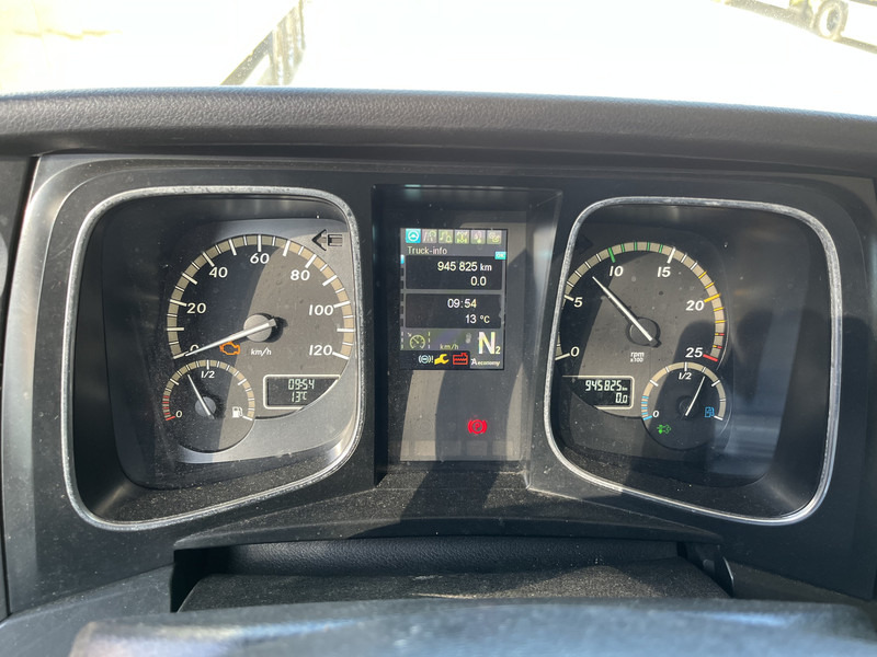 Mercedes-Benz Actros 1842 Streamspace / 945 dkm / 2 Tanks / NL Truck - Tractor unit: picture 4 Mercedes-Benz Actros 1842 Streamspace / 945 dkm / 2 Tanks / NL Truck - Tractor unit: picture 4