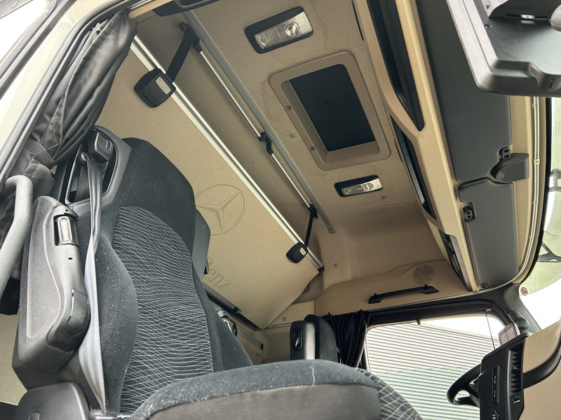 Tractor unit Mercedes-Benz Actros 2645 Bigspace / 377 dkm / 6x2 / APK TUV 05-26: picture 12