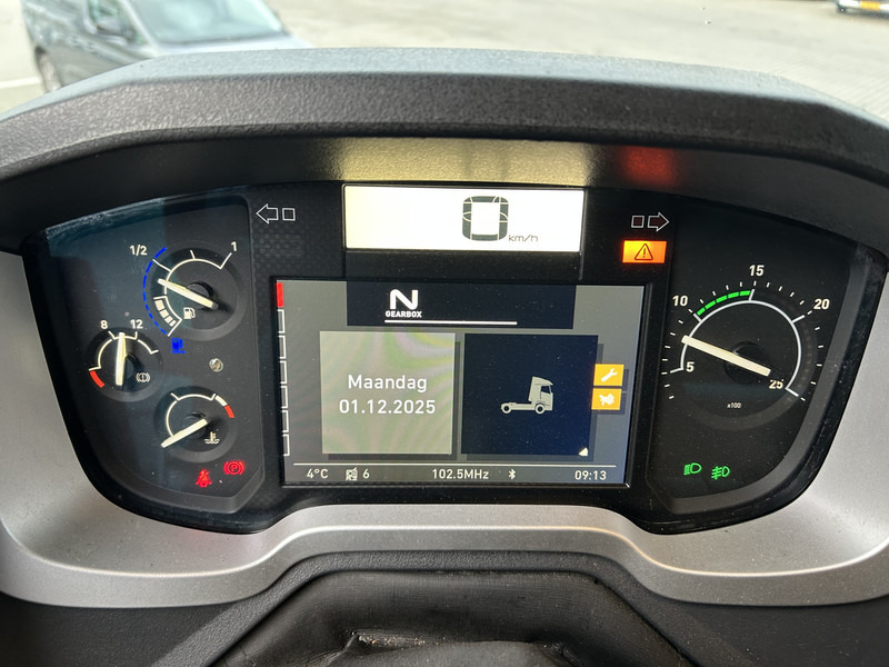 Renault T 460 / Sleeper Cab / 889 dkm / 2 Tanks / APK TUV 11-26 - Tractor unit: picture 4 Renault T 460 / Sleeper Cab / 889 dkm / 2 Tanks / APK TUV 11-26 - Tractor unit: picture 4