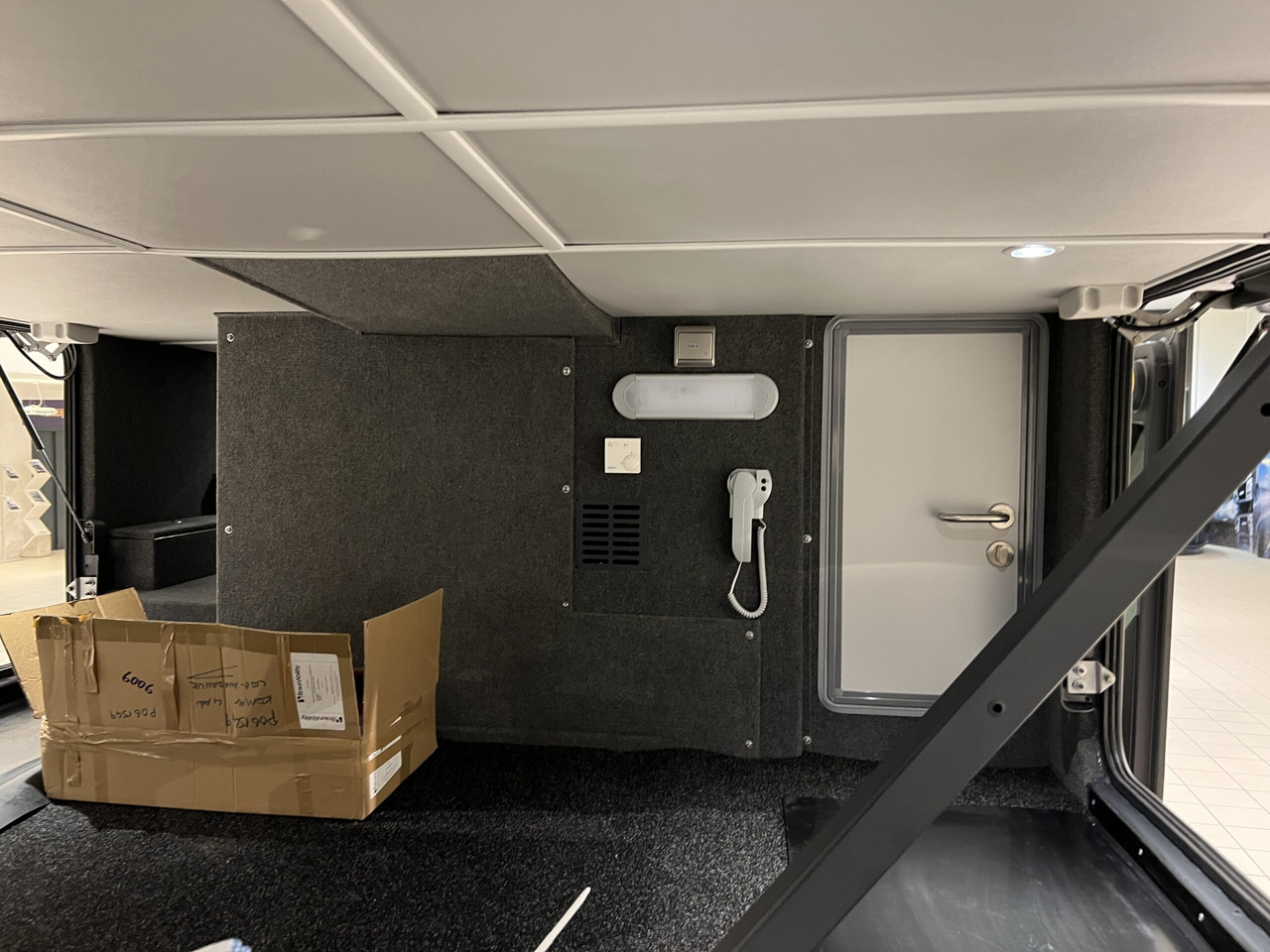 Coach NEOPLAN SKYLINER P06 Euro 6E V.I.P / Exclusive Class (Dark Edition): picture 35