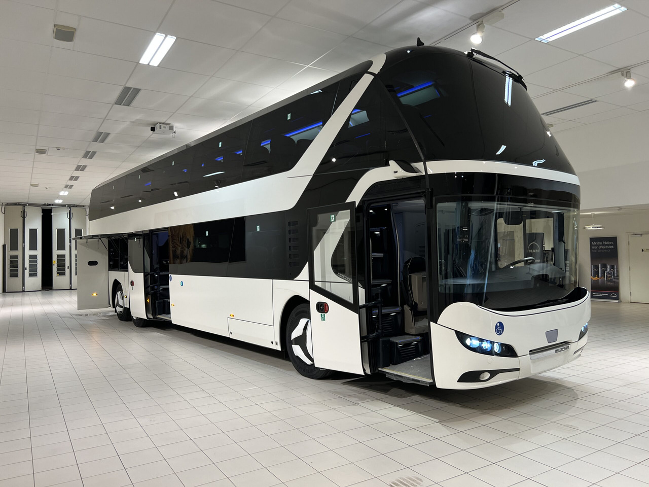 Coach NEOPLAN SKYLINER P06 Euro 6E V.I.P / Exclusive Class (Dark Edition): picture 42