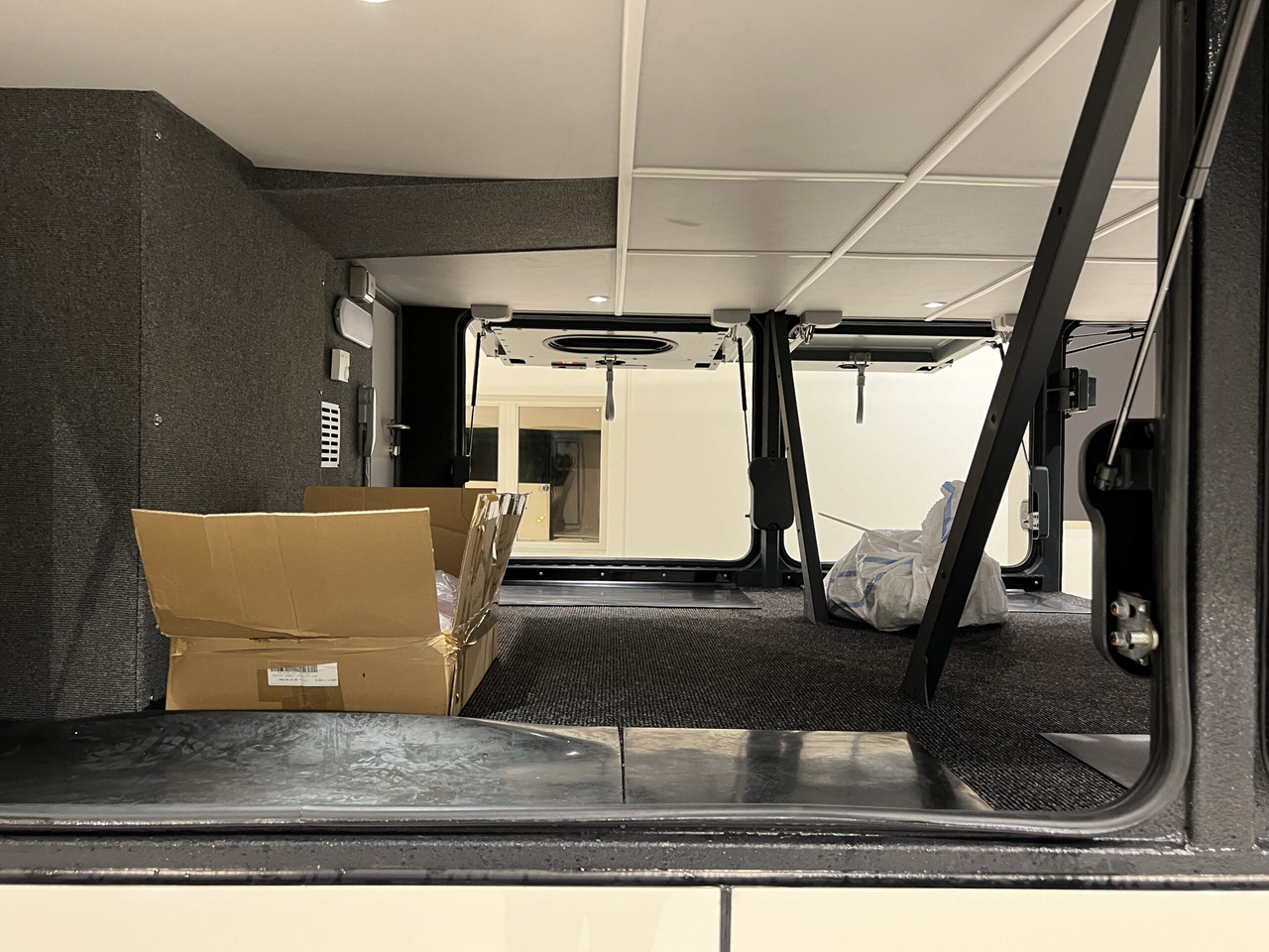 Coach NEOPLAN SKYLINER P06 Euro 6E V.I.P / Exclusive Class (Dark Edition): picture 26