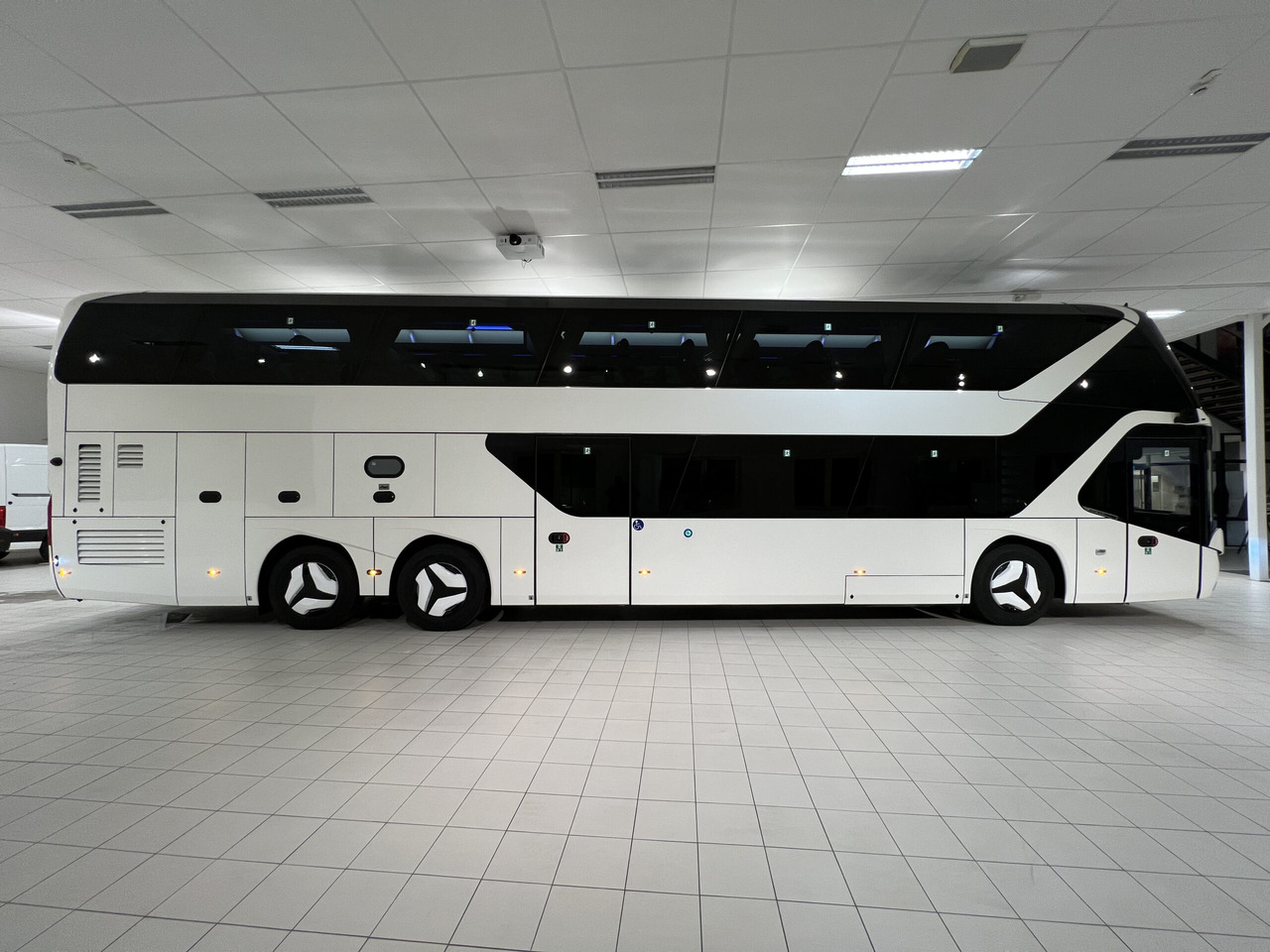 Coach NEOPLAN SKYLINER P06 Euro 6E V.I.P / Exclusive Class (Dark Edition): picture 7