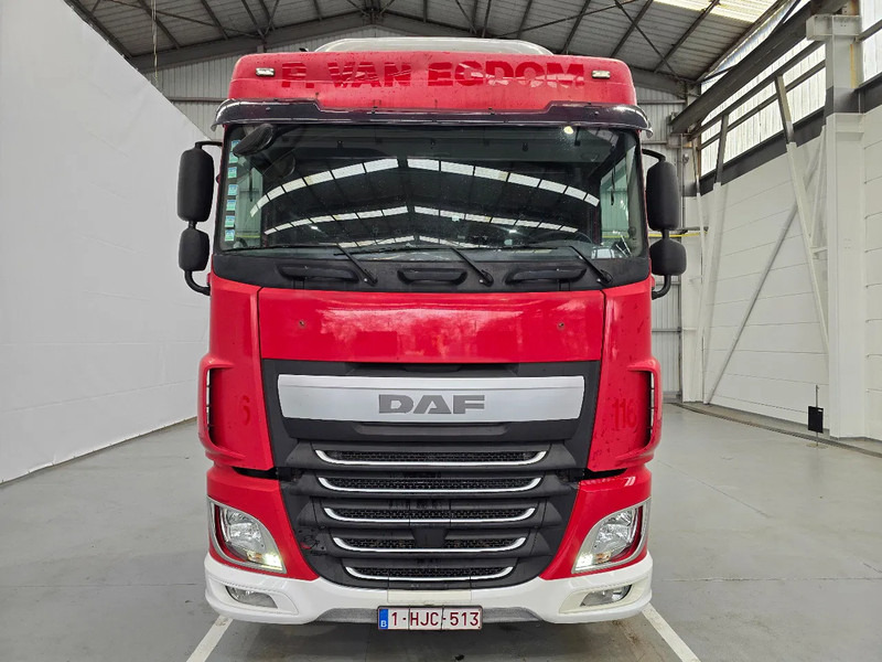 DAF XF 106.460 INTARDER / MANUEL / SPACECAB - Tractor unit: picture 2 DAF XF 106.460 INTARDER / MANUEL / SPACECAB - Tractor unit: picture 2