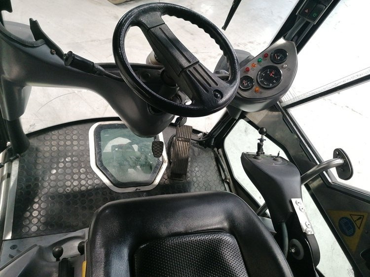 Road sweeper Used Street sweeper GREEN MACHINE - 525 HI-SPEED: picture 9