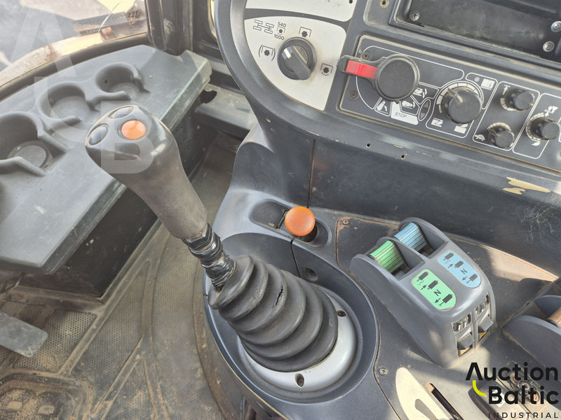 Farm tractor JCB Fastrac 3220: picture 9 Farm tractor JCB Fastrac 3220: picture 9