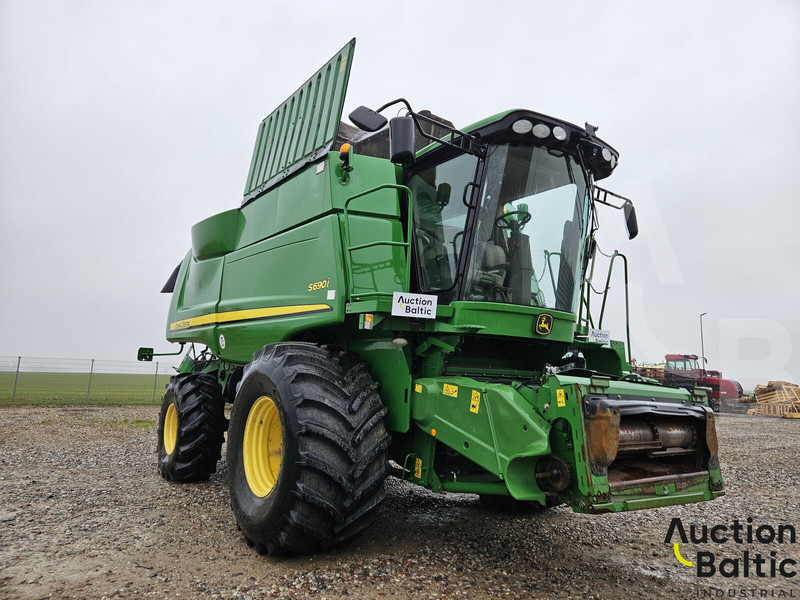 John Deere S 690 i - Combine harvester: picture 1 John Deere S 690 i - Combine harvester: picture 1