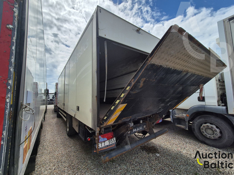 MAN 18.290 - Box truck: picture 3 MAN 18.290 - Box truck: picture 3