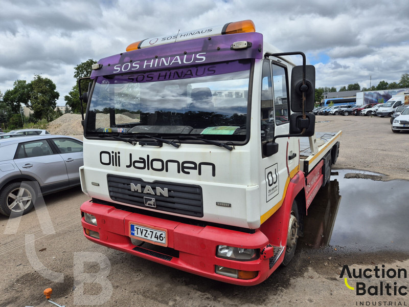MAN 8.174 LLC - Tow truck: picture 2 MAN 8.174 LLC - Tow truck: picture 2