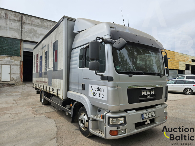 MAN TGL8.250 - Curtainsider truck: picture 1 MAN TGL8.250 - Curtainsider truck: picture 1