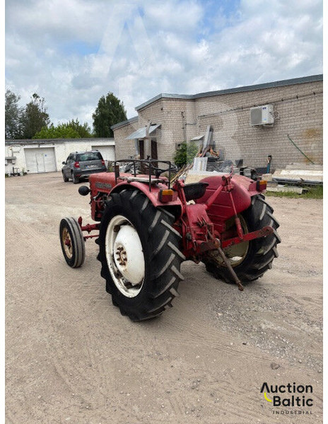MCCORMICK International Farmall D-324 - Farm tractor: picture 4 MCCORMICK International Farmall D-324 - Farm tractor: picture 4