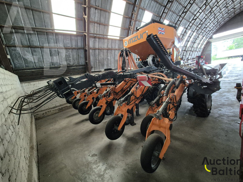 MZURI Pro-Til 4t - Combine seed drill: picture 3 MZURI Pro-Til 4t - Combine seed drill: picture 3
