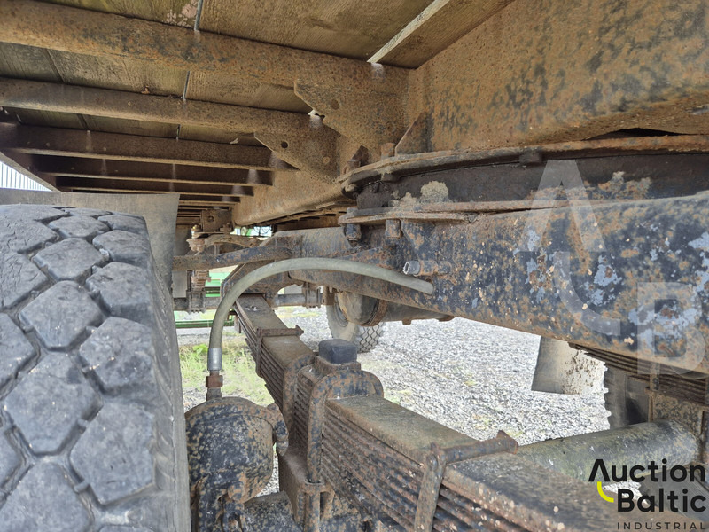 Maz 8926 - Curtainsider semi-trailer: picture 5 Maz 8926 - Curtainsider semi-trailer: picture 5