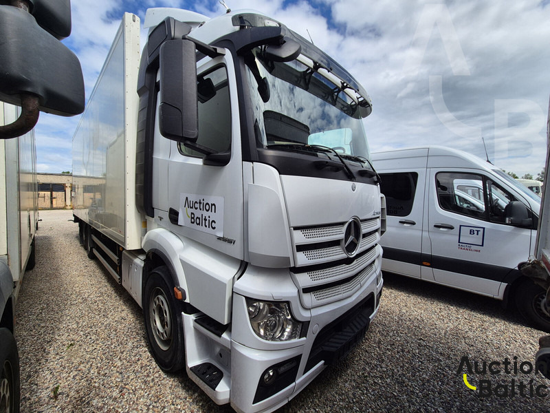 Mercedes-Benz Actros 2551 - Box truck: picture 2 Mercedes-Benz Actros 2551 - Box truck: picture 2