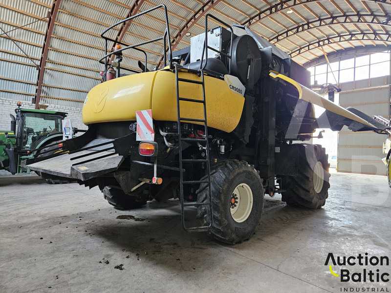 New Holland CR 9080 - Combine harvester: picture 4 New Holland CR 9080 - Combine harvester: picture 4