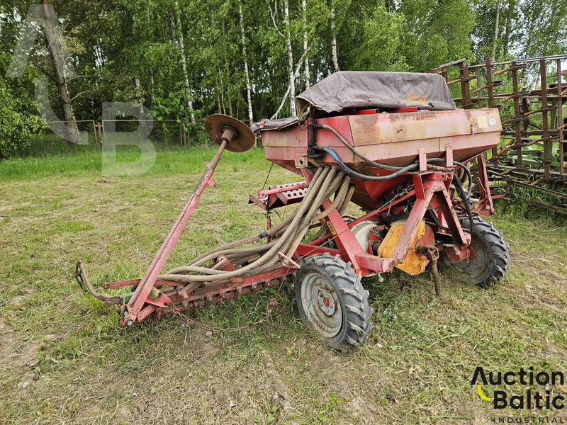SPU 4 - Combine seed drill: picture 2 SPU 4 - Combine seed drill: picture 2
