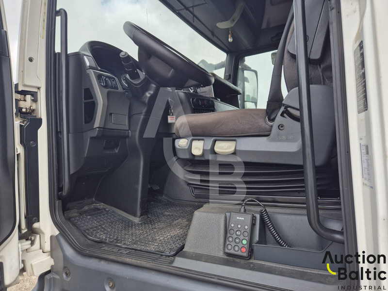 MAN TGX18.440 - Tractor unit: picture 5 MAN TGX18.440 - Tractor unit: picture 5