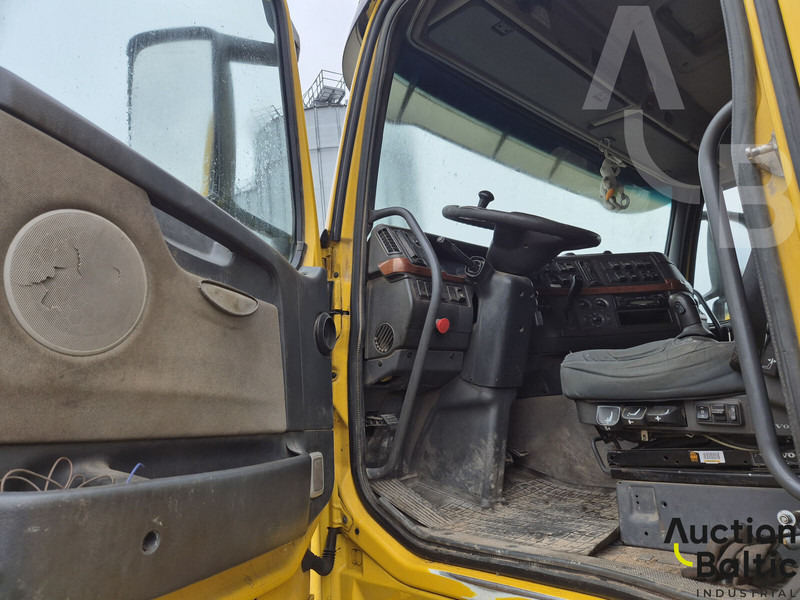 Volvo FM12 - Tractor unit: picture 5 Volvo FM12 - Tractor unit: picture 5