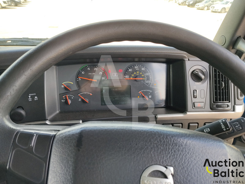 Autotransporter truck Volvo FM: picture 7