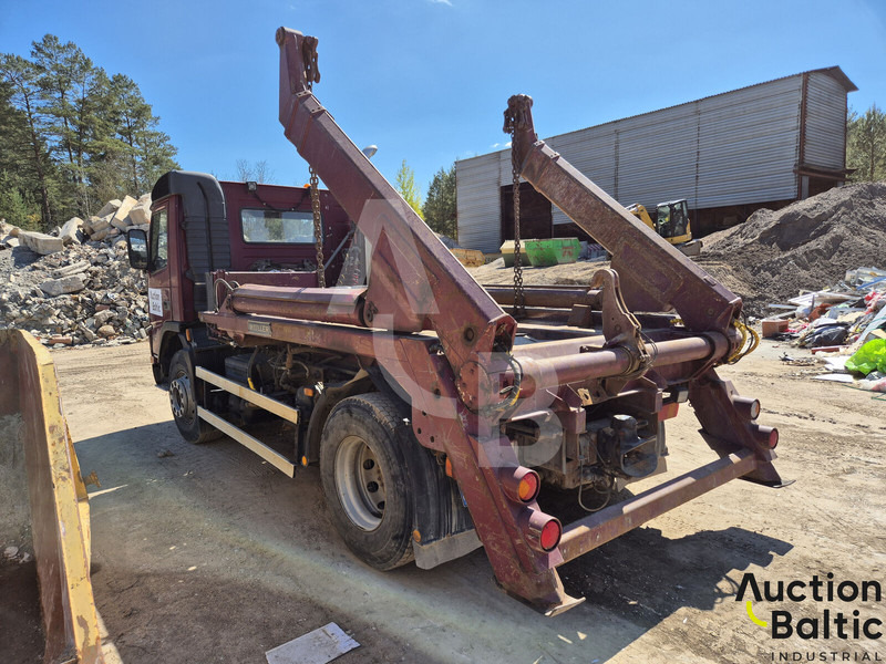 Volvo FM12 - Skip loader truck: picture 4 Volvo FM12 - Skip loader truck: picture 4