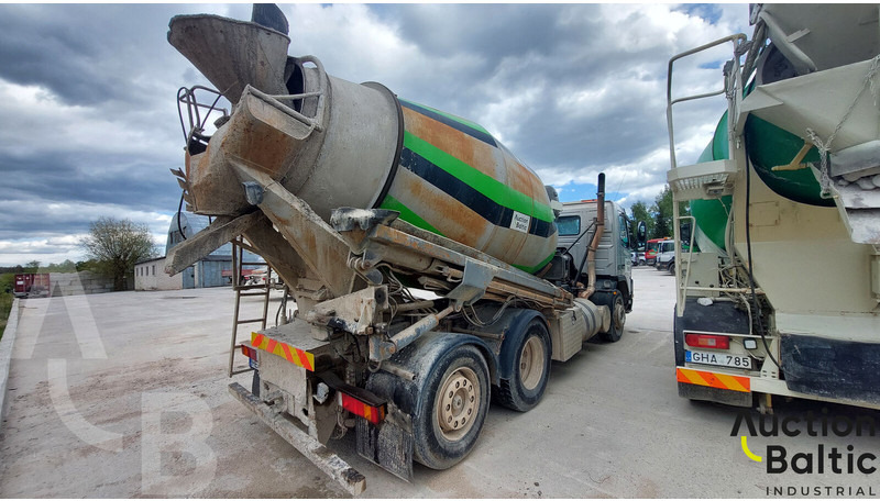 Volvo FM12 - Concrete mixer truck: picture 4 Volvo FM12 - Concrete mixer truck: picture 4