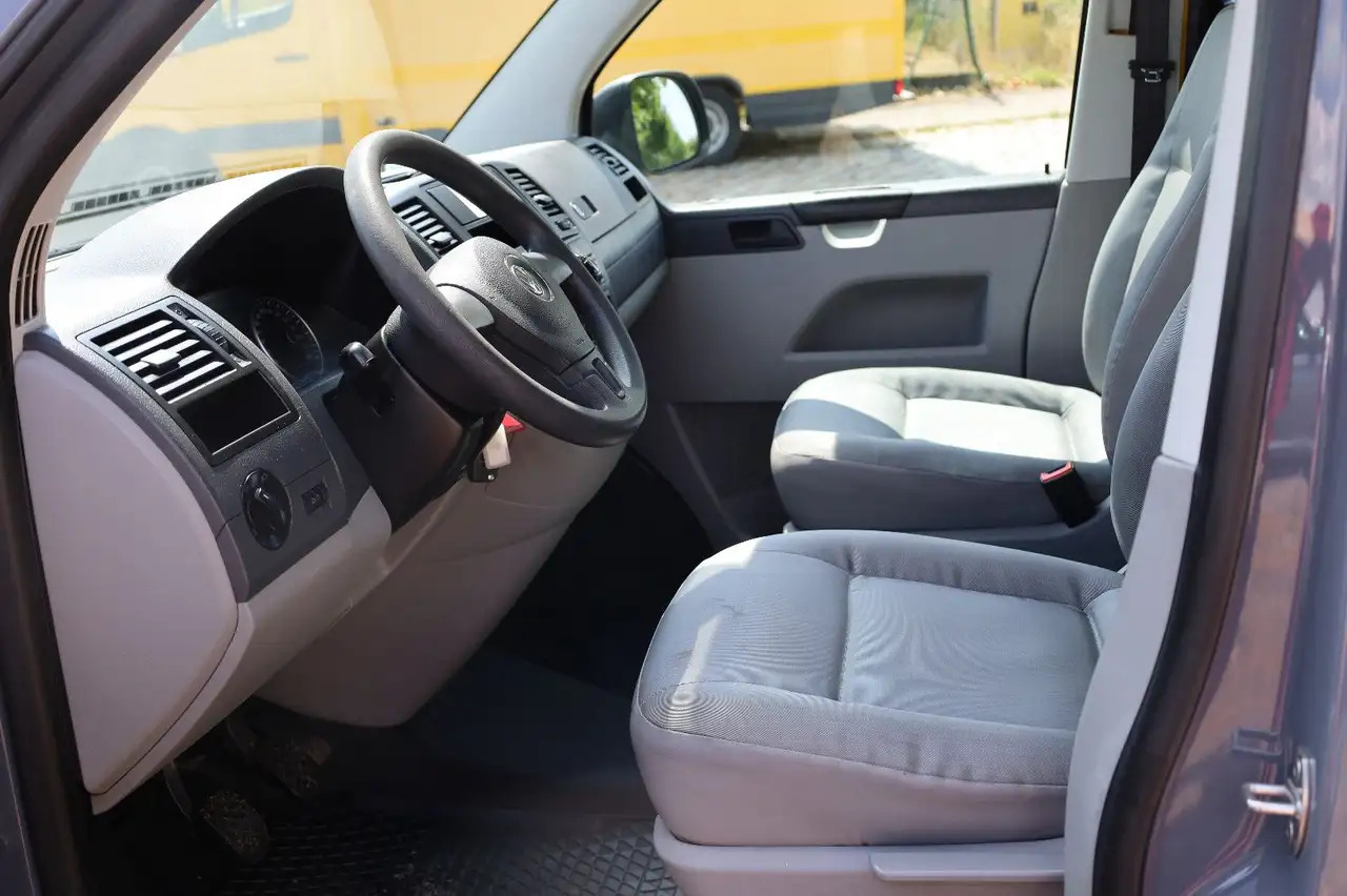 Volkswagen T5 Transporter Kasten-Kombi 2.0 TDI/EU5/5-Sitze - Car: picture 5 Volkswagen T5 Transporter Kasten-Kombi 2.0 TDI/EU5/5-Sitze - Car: picture 5