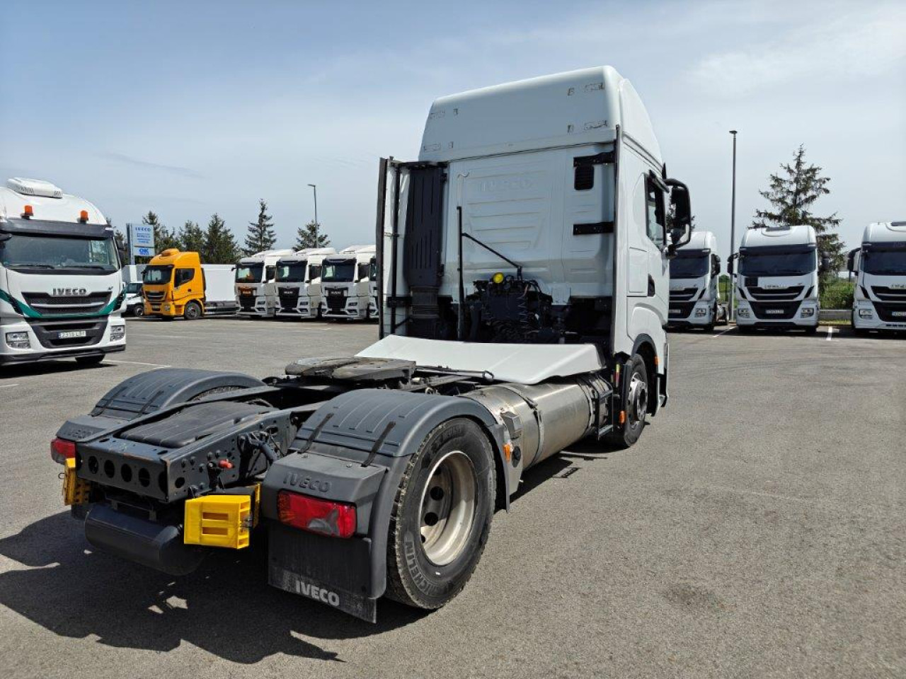 Tractor unit IVECO Stralis AS440S46T/P2LNG Euro6 Intarder Klima: picture 22 Tractor unit IVECO Stralis AS440S46T/P2LNG Euro6 Intarder Klima: picture 22