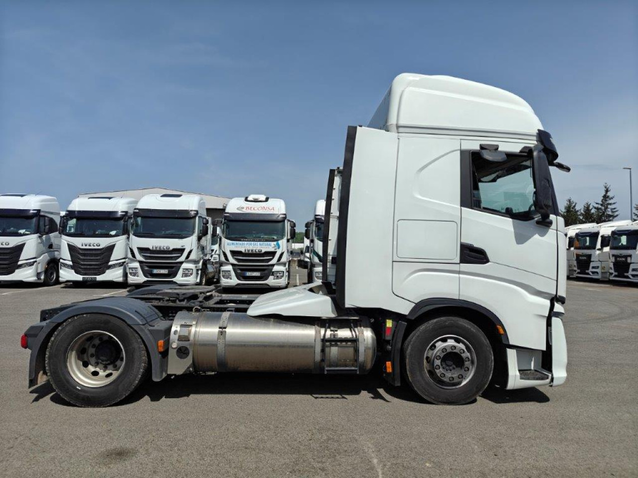 Tractor unit IVECO Stralis AS440S46T/P2LNG Euro6 Intarder Klima: picture 23 Tractor unit IVECO Stralis AS440S46T/P2LNG Euro6 Intarder Klima: picture 23