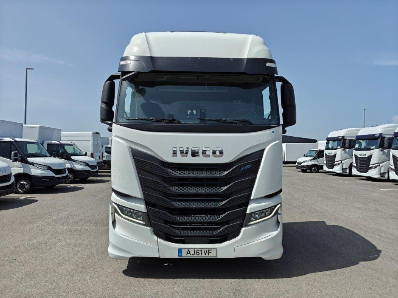Tractor unit IVECO Stralis AS440S46T/P2LNG Euro6 Intarder Klima: picture 12 Tractor unit IVECO Stralis AS440S46T/P2LNG Euro6 Intarder Klima: picture 12