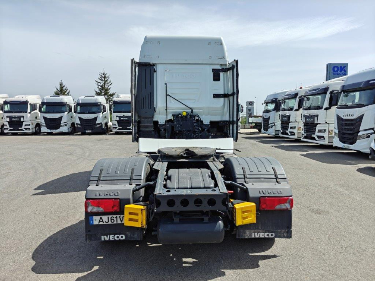 Tractor unit IVECO Stralis AS440S46T/P2LNG Euro6 Intarder Klima: picture 21 Tractor unit IVECO Stralis AS440S46T/P2LNG Euro6 Intarder Klima: picture 21