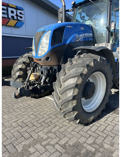 New Holland New Holland T7.200 Autocommand - Farm tractor: picture 2 New Holland New Holland T7.200 Autocommand - Farm tractor: picture 2