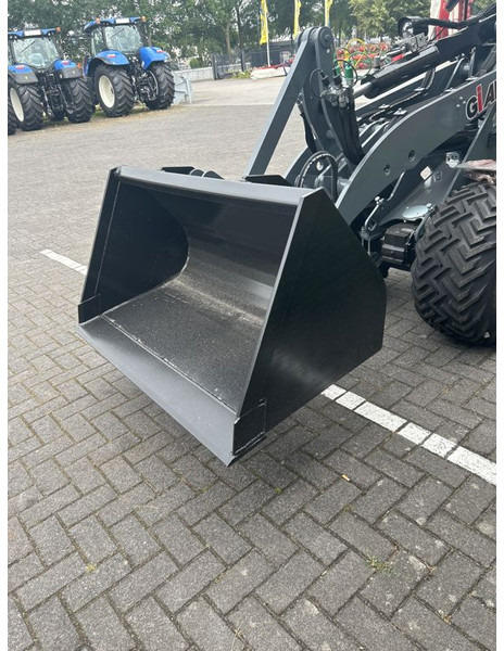 Tobroco Grondbak 130 cm Giant aanspan - Bucket for Construction machinery: picture 3 Tobroco Grondbak 130 cm Giant aanspan - Bucket for Construction machinery: picture 3