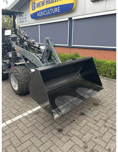 Tobroco Grondbak 150 cm Giant aanspan - Bucket for Construction machinery: picture 2 Tobroco Grondbak 150 cm Giant aanspan - Bucket for Construction machinery: picture 2