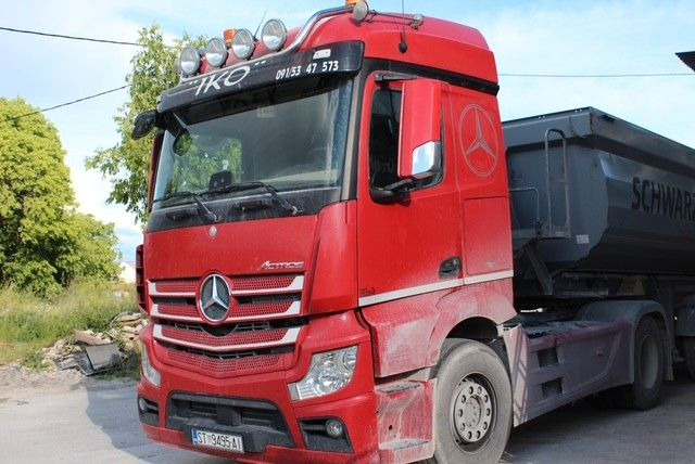 Mercedes-Benz Actros 4 2-Achser BM 963 1848 OM471 4x2 SZM - Tractor unit: picture 2 Mercedes-Benz Actros 4 2-Achser BM 963 1848 OM471 4x2 SZM - Tractor unit: picture 2