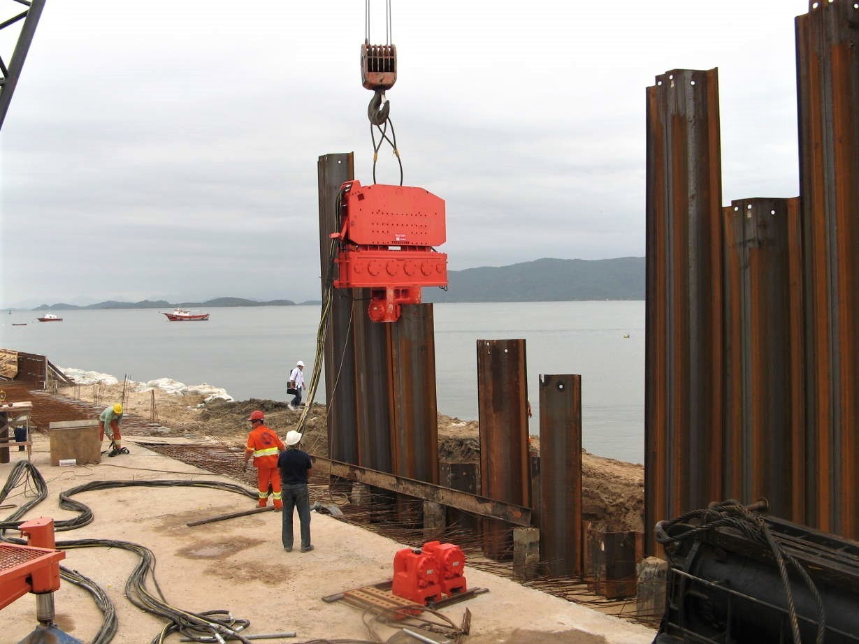 AME Crane Vibratory Pile hammer - Hydraulic hammer for Crane: picture 1 AME Crane Vibratory Pile hammer - Hydraulic hammer for Crane: picture 1